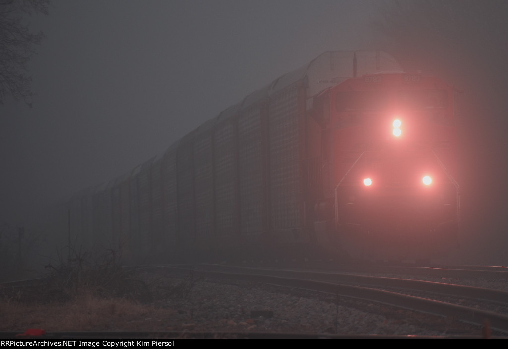 BNSF 8783 - Foggy New Year's Day